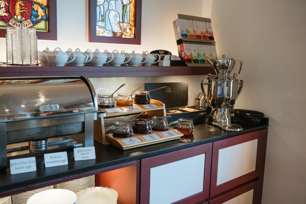 Hotel Waldeck Mit Restaurant "Florian'S" フェルトベルク エクステリア 写真