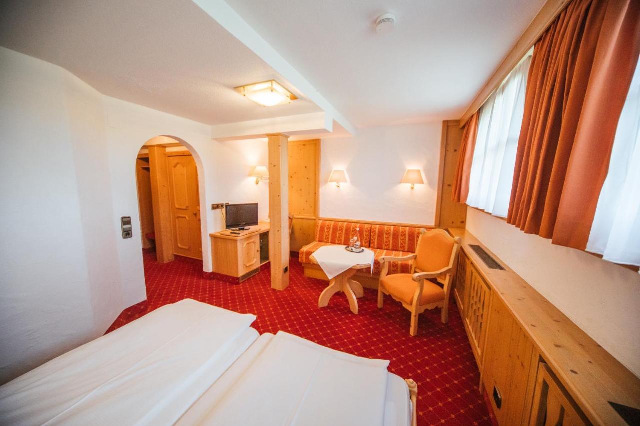 Hotel Waldeck Mit Restaurant "Florian'S" フェルトベルク エクステリア 写真