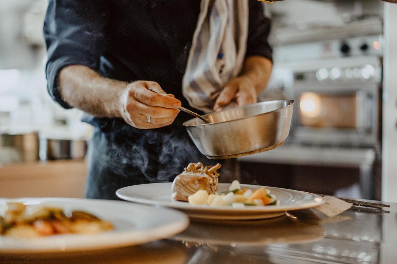 Hotel Waldeck Mit Restaurant "Florian'S" フェルトベルク エクステリア 写真