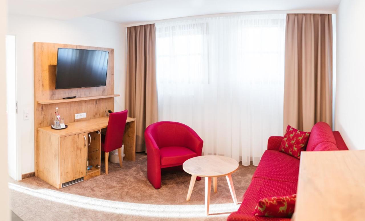 Hotel Waldeck Mit Restaurant "Florian'S" フェルトベルク エクステリア 写真