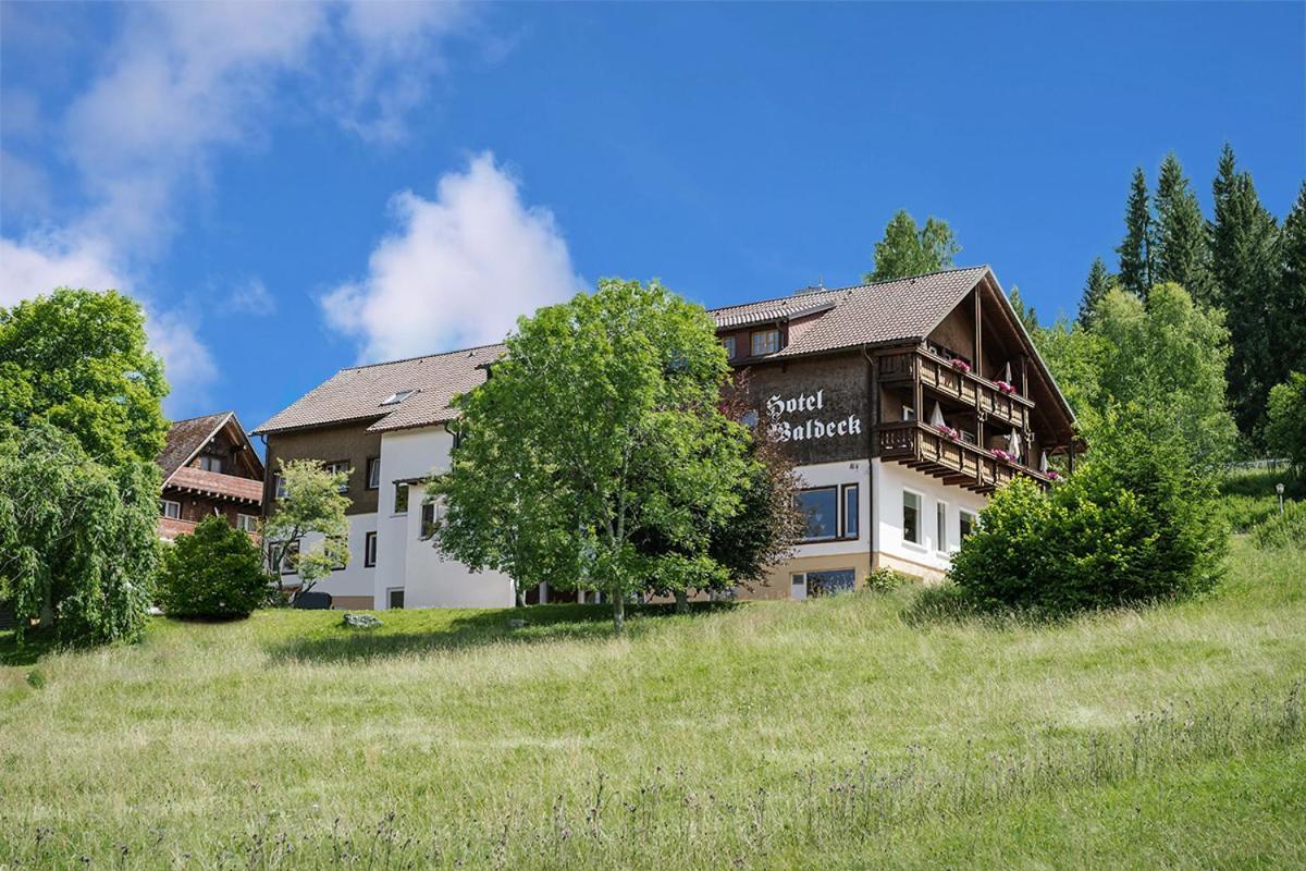 Hotel Waldeck Mit Restaurant "Florian'S" フェルトベルク エクステリア 写真