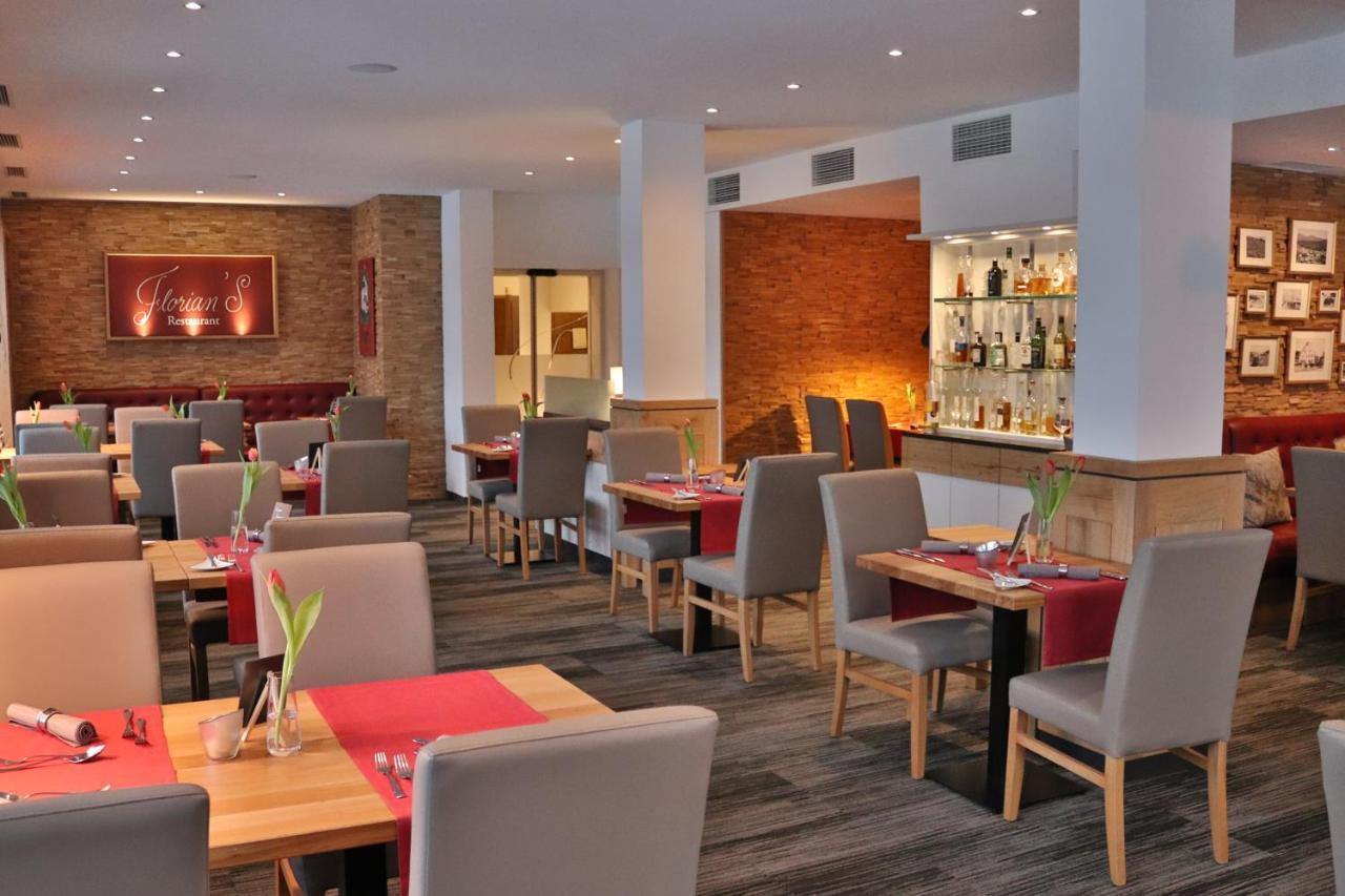 Hotel Waldeck Mit Restaurant "Florian'S" フェルトベルク エクステリア 写真